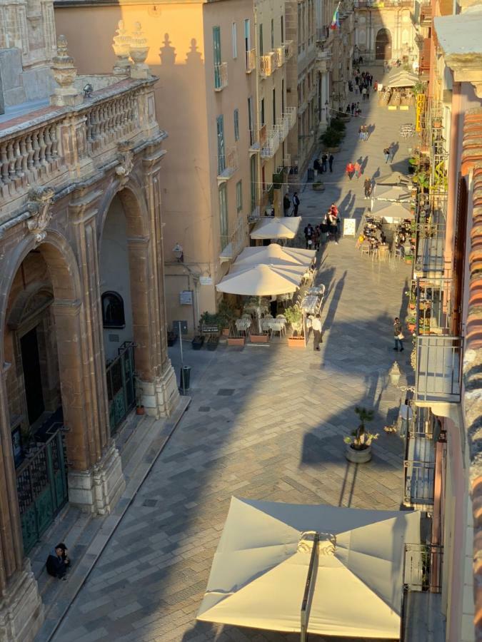 Central Cathedral Penthouse Lägenhet Trapani Exteriör bild